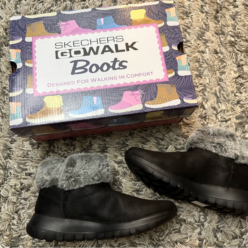 Skechers Black Ankle Boots with Gray Faux Fur